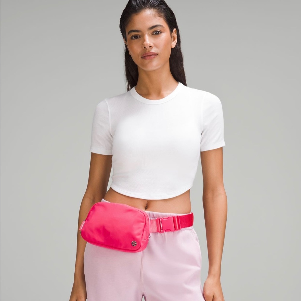 Lululemon Everywhere Belt bag